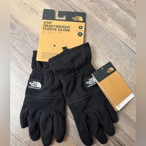 The North Face Black Etip Heavyweight Fleece Gloves Touchscreen Friendly. Size M